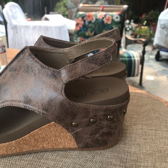 Boutique by Corkys “Carley” wedge sandals - Picture 8 of 8